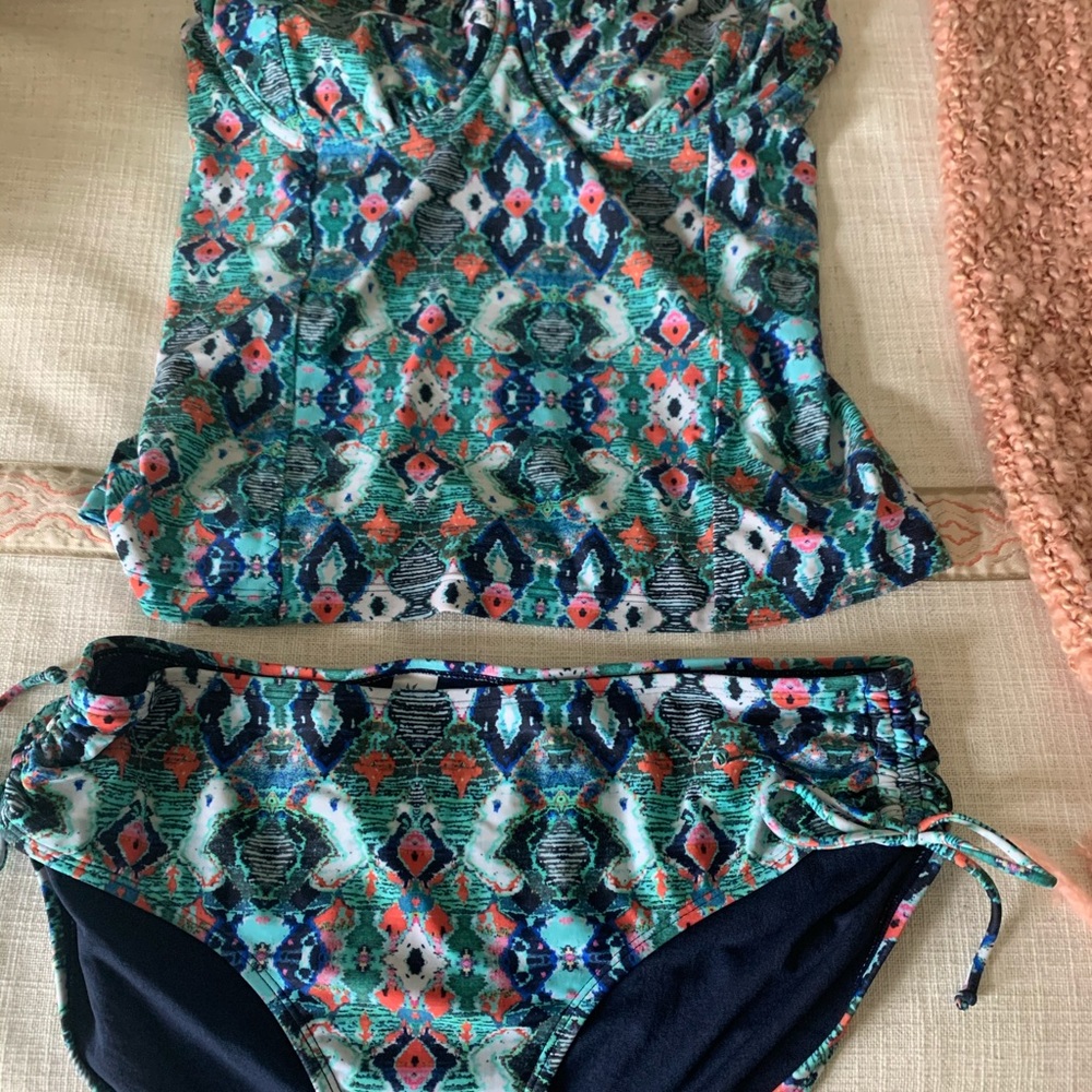 Athleta Tankini top and full coverage bottoms!